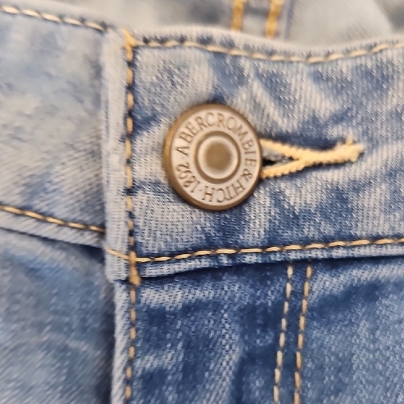 Abercrombie & Fitch Light Blue Straight Leg Jeans Size 27 - Picture 3 of 14